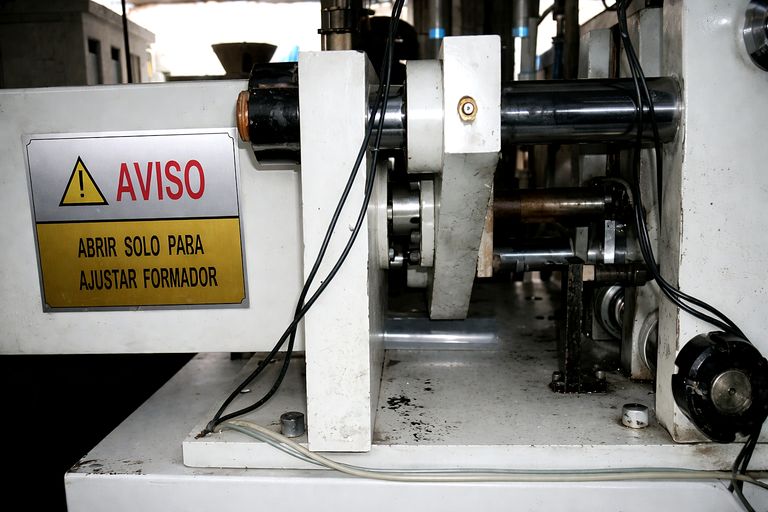 Detalle del formador de la máquina formadora de tubería